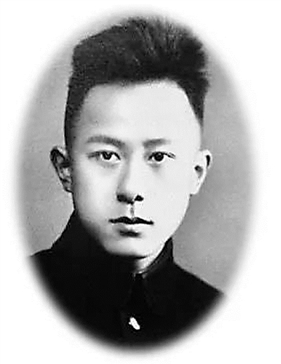 王传馥（1920年—1942年），出生于江苏苏州吴县甪直镇（今属苏州市吴中区）。1937年参加革命，同年底赴山西临汾八路军办事处学兵队学习。1939年3月加入中国共产党。