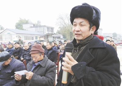 数据背后是扎实的事实做支撑,形式花样翻新,身边的不正之风和腐败问题依然存在,我们愿意跟着党中央一起坚定反腐,凡是群众反映强烈的问题都要严肃认真对待,凡是损害群众利益的行为都要坚决纠正,廉政教育