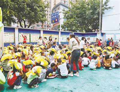 教师地震时奋不顾身转移学生 多方力量全力以赴抗灾救援