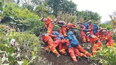 罗永、甘宇、倪太高……生命奇迹背后是一个个不抛弃不放弃的故事